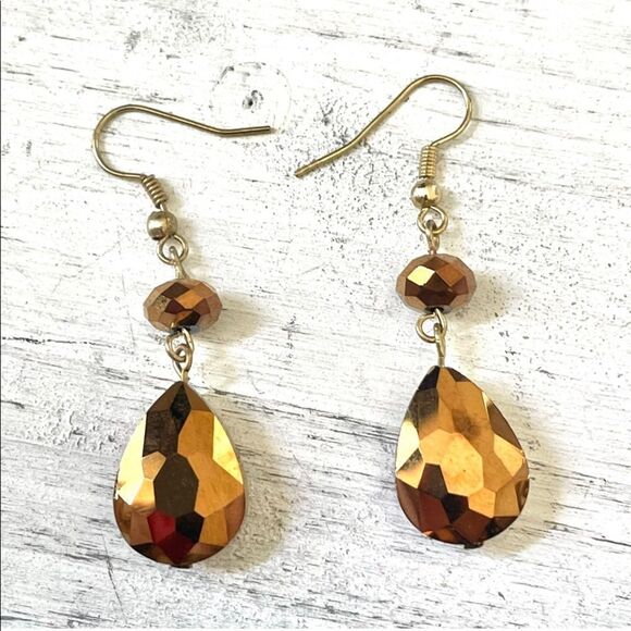 Copper tone beaded statement necklace and earrings set - Picture 3 of 13